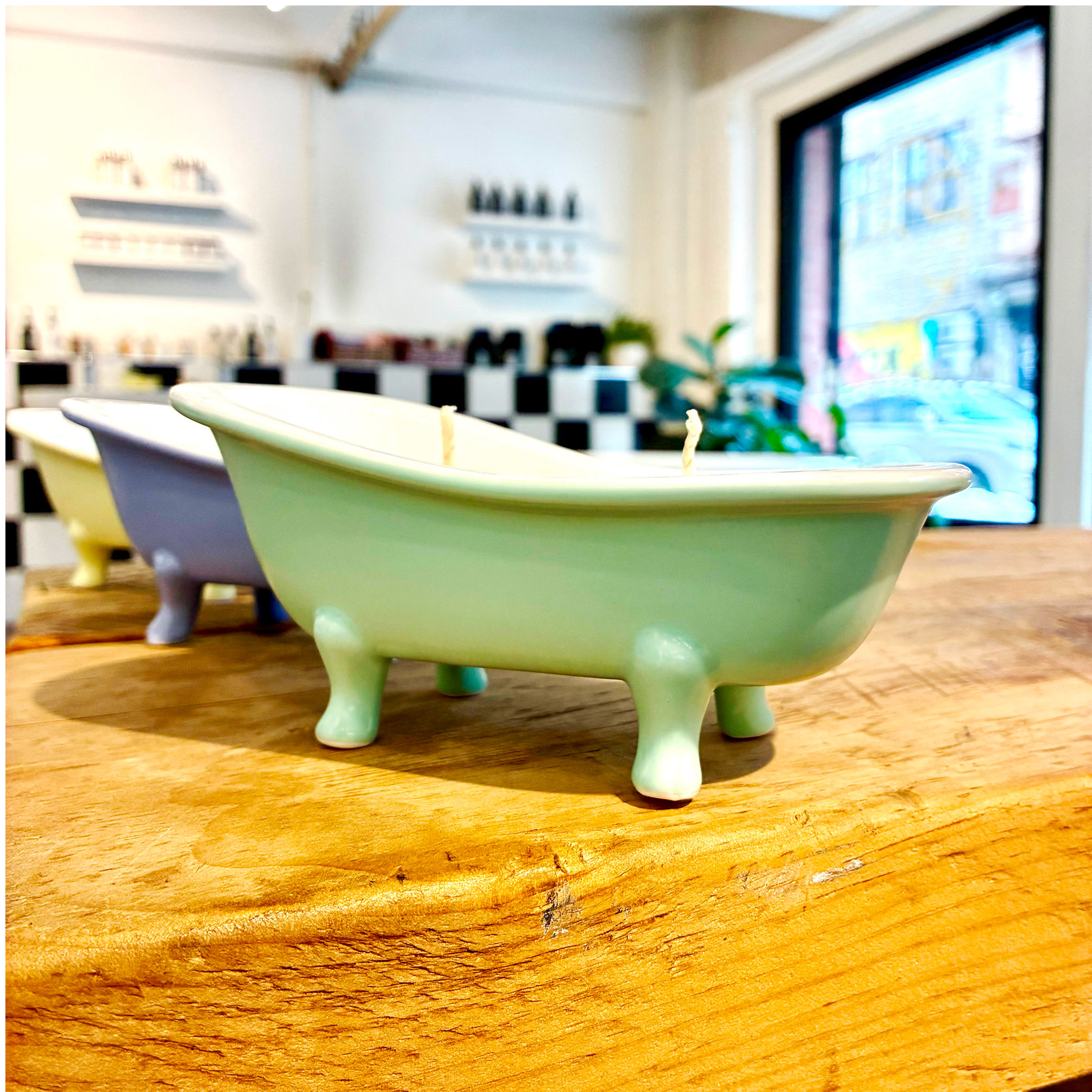 Clawfoot Bathtub Candle - Mumu Bath