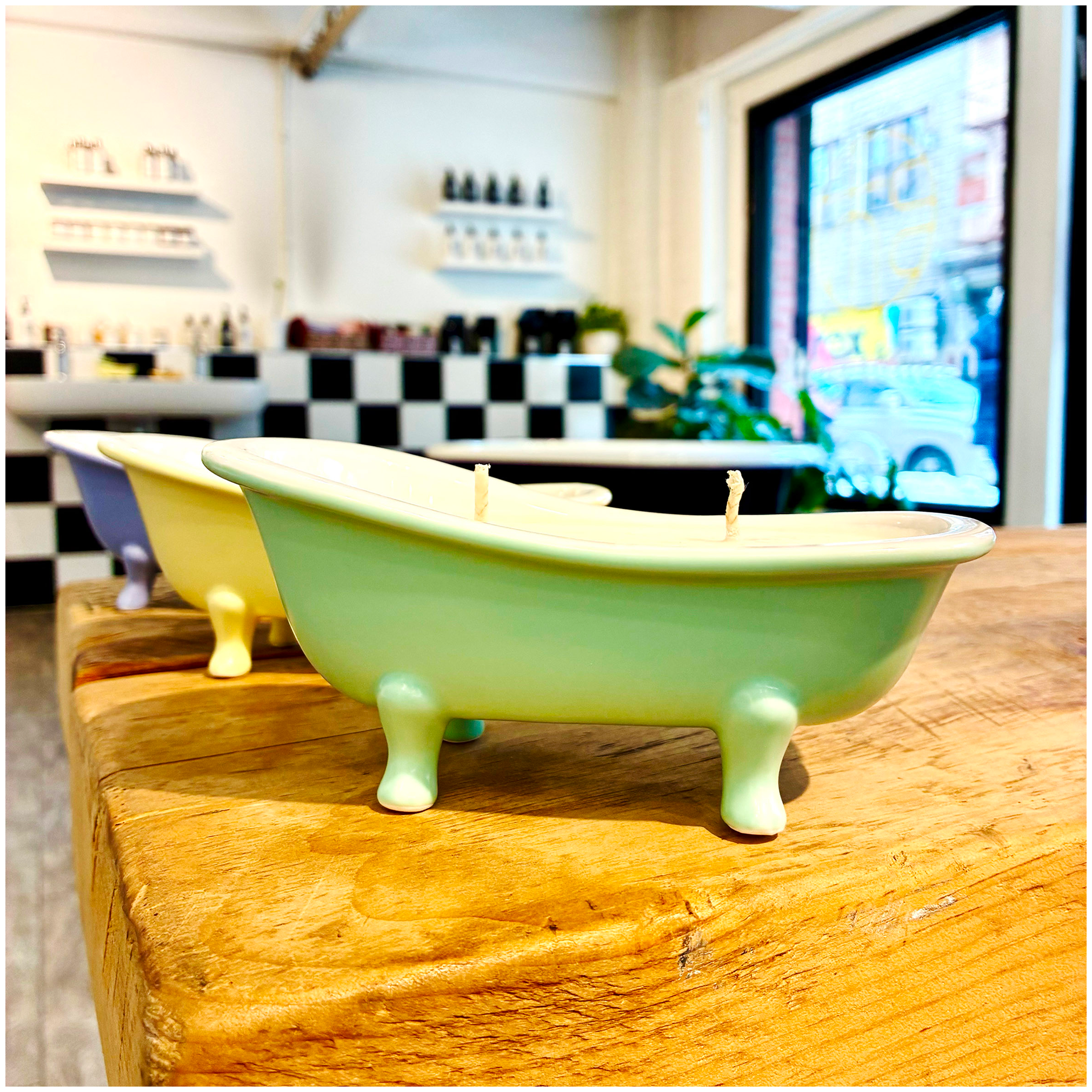 Clawfoot Bathtub Candle - Mumu Bath