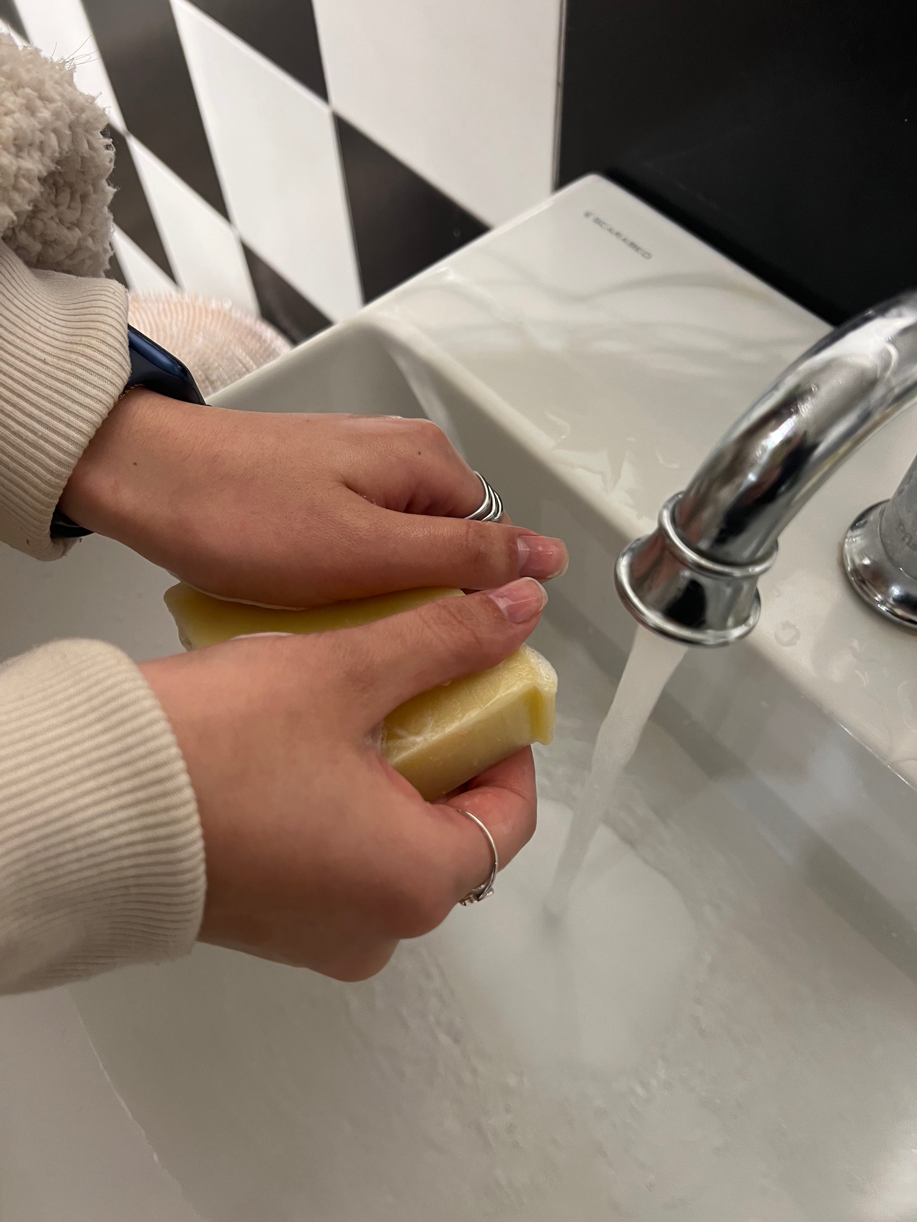 Brightening Bar with Vitamin C & Asian Pearl Barley