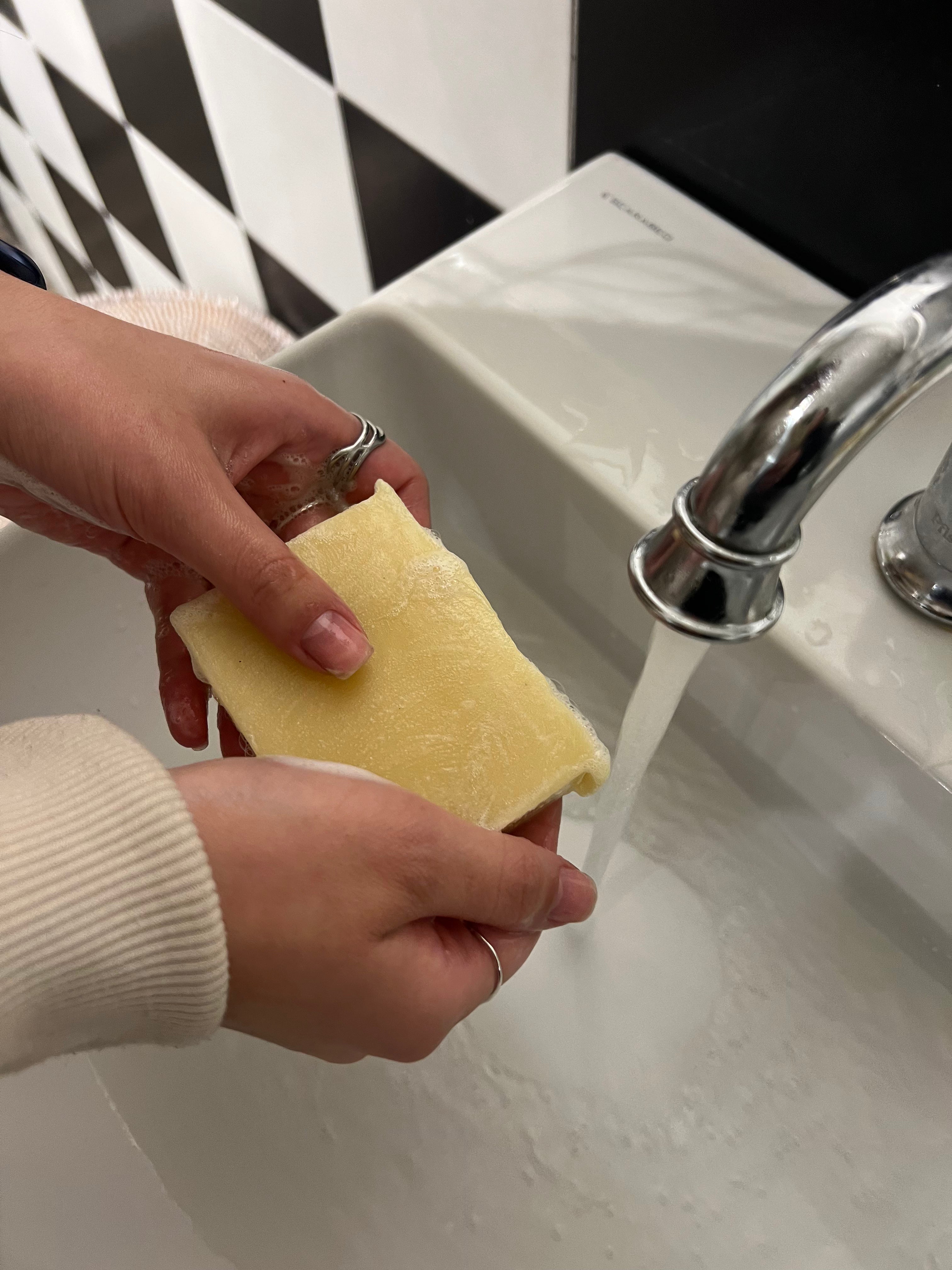 Brightening Bar with Vitamin C & Asian Pearl Barley